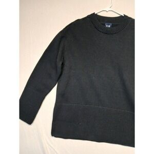 Gap black boxy crewneck large sweater Capsule Wardrobe quiet luxery‎